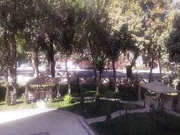 Hotel Asli Makon