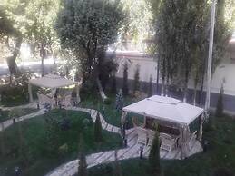 Hotel Asli Makon