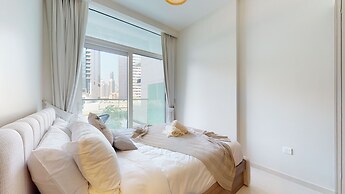 WelHome - Cozy 1BR With Private Balcony Steps From the Canal