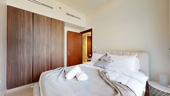 WelHome - Cozy 1BR With Private Balcony Steps From the Canal