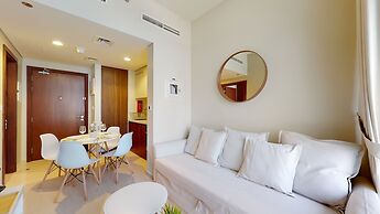 WelHome - Cozy 1BR With Private Balcony Steps From the Canal