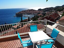 Breathtaking View - Attic Apartment