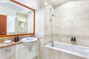 Pvt Jacuzzi Tub Groundfloor 2 Bed Bnbme Homes