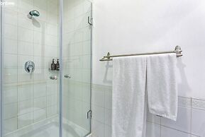 Pvt Jacuzzi Tub Groundfloor 2 Bed Bnbme Homes