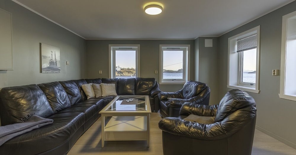 Henningsvær Rorbuer