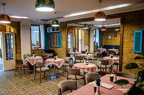 Qala Hotel