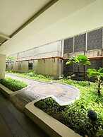 HENRY & ADICHE  EMPERADOR BUILDING