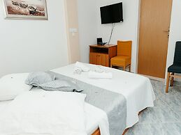 Apartments Dragobratović