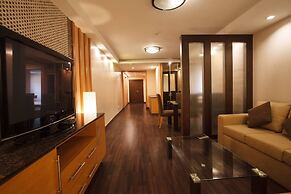 3C - 2 Bedroom Downtown Apartment With Shared Pool