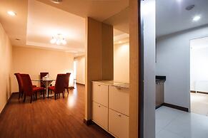 4A - 2 Bedroom Downtown Apartment With Shared Pool