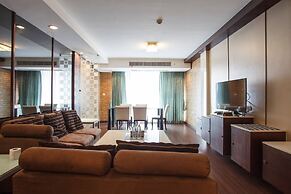 4C - 2 Bedroom Downtown Apartment With Shared Pool