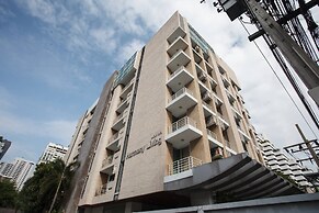 4C - 2 Bedroom Downtown Apartment With Shared Pool