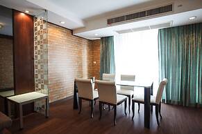 4C - 2 Bedroom Downtown Apartment With Shared Pool