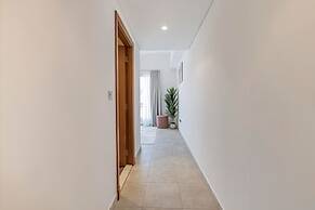 Large Terrace and Pool View - 2 Br - Next to Mall