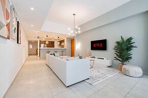 Large Terrace and Pool View - 2 Br - Next to Mall