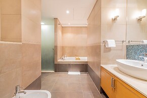 Large Terrace and Pool View - 2 Br - Next to Mall