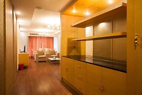 4D - 3 Bedroom Downtown Apartment With Shared Pool