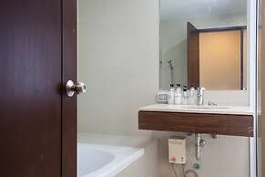 4D - 3 Bedroom Downtown Apartment With Shared Pool