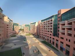 Lovely Studio With Balcony And Free Parking
