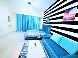 Stunning Studio Apartment With Balcony And Pool