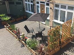 Newly Converted Historic Stables Near The Beach