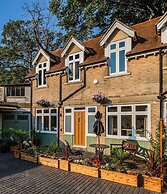 Newly Converted Historic Stables Near The Beach