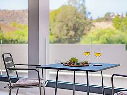 Sanders River Plaza - Chic 2 Bedroom Apartment