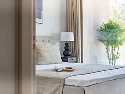 Sanders River Plaza - Chic 2 Bedroom Apartment