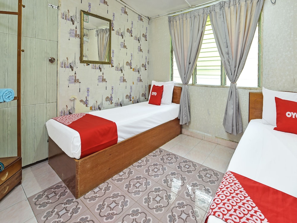 Oyo 90636 Teratak Zakiah Chalet