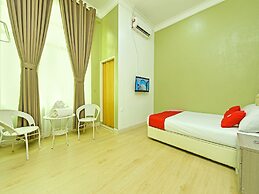 Oyo 90639 Hotel Azimah