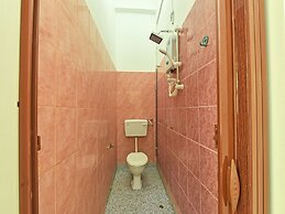 Oyo 90639 Hotel Azimah