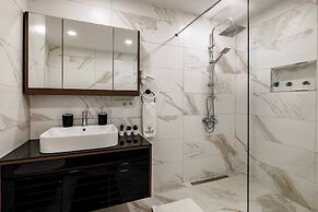 Monnas Suite