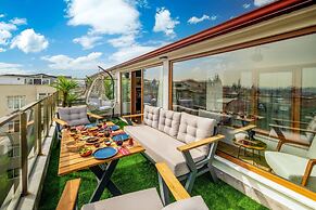 Monnas Suite