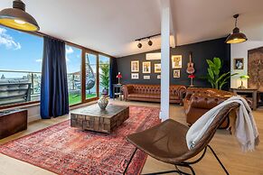 Monnas Suite
