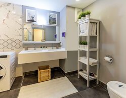 Monnas Suite