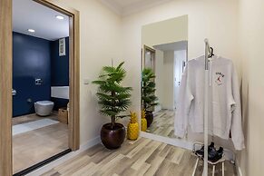 Monnas Suite