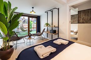 Monnas Suite