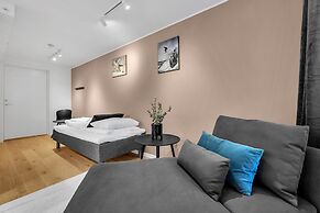 70 Degrees North Apartment