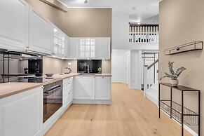 70 Degrees North Apartment