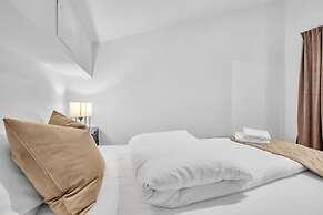 70 Degrees North Apartment
