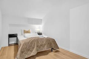 70 Degrees North Apartment
