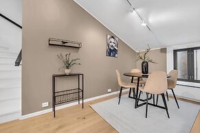70 Degrees North Apartment