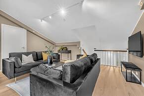 70 Degrees North Apartment