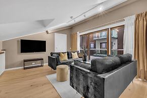 70 Degrees North Apartment
