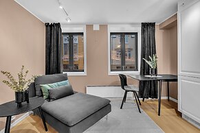 70 Degrees North Apartment