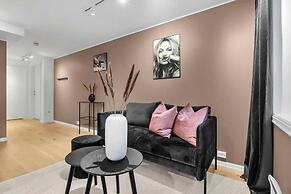 70 Degrees North Apartment