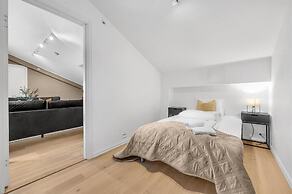 70 Degrees North Apartment
