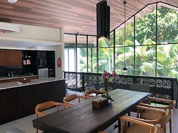 Anaya Villa