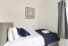 Alderton House