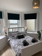 Stunning 3-bed Apartment in Ventnor
